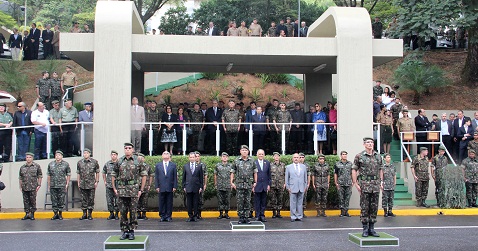  Solenidade da passagem de comando da 4ª Região Militar (Foto: Karina Coutinho)